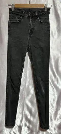 GU スキニーパンツ　黒　グレー　ボトムス　デニム