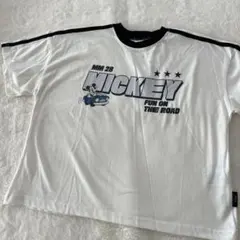 130 Tシャツ　半袖　トップス　ミッキー　ディズニー
