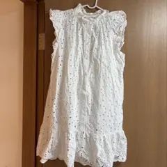 H＆M 総レース　ノースリーブ チュニックのサムネイル