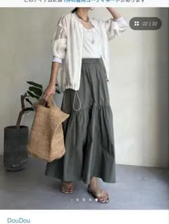 未使用級⭐︎DOU DOU メモリーティアードスカート⭐︎カーキ FREEのサムネイル
