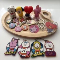 BT21 フィギュア 缶バッジ キーホルダー まとめ売りのサムネイル