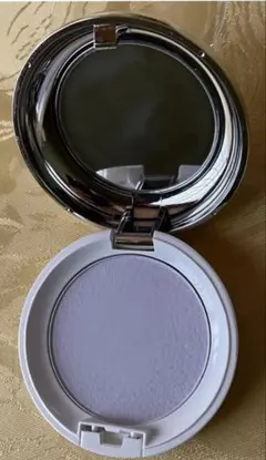 【AVON（エイボン）のUVプレストパウダー フェースパウダー】