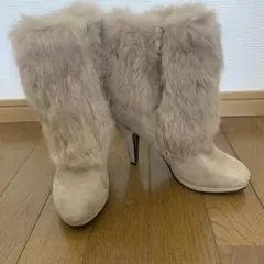 ファー付きベージュブーティ ヒール10cm