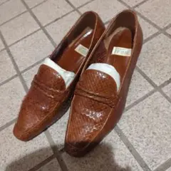 卑弥呼　エナメル　ローファー　23.5