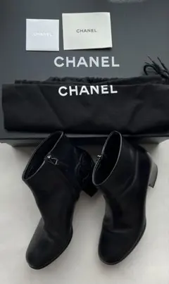 CHANEL シャネル　ショートブーツのサムネイル