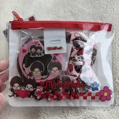 《新品》モンチッチ　ぷっくりシール　シュシュ　バッジ　ポーチ　４点セット