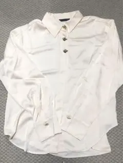 ゴールドボタンサテンシャツ