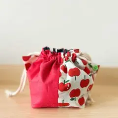 りんご柄 巾着袋 ハンドメイド ネコ耳のサムネイル