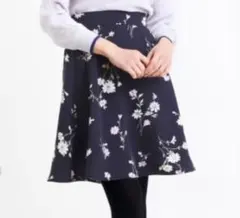 【美品】 Jフラワーパターンフレアースカート MAJESTIC LEGON
