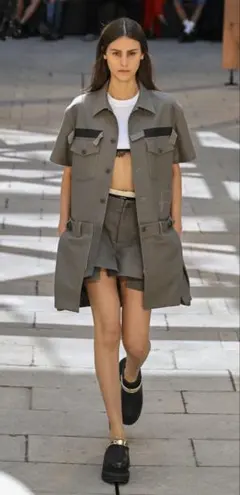 極美品　sacai 2025SS サボ　サイズ36のサムネイル