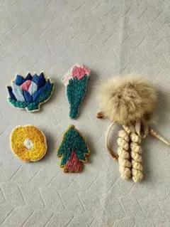 ハンドメイド刺繍ブローチ他5個セット