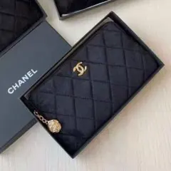 CHANEL ブラック キルティング ノベルティポーチ財布