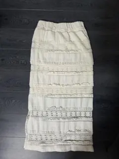 ホワイト タイトスカート レース装飾付き