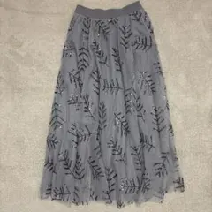 グレー刺繍チュールスカート
