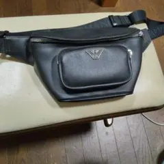 美品 エンポリオアルマーニ ボディバッグ エンボス加工 イーグルロゴ 