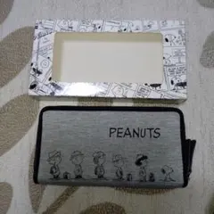 PEANUTS スヌーピー ラウンドファスナー長財布のサムネイル
