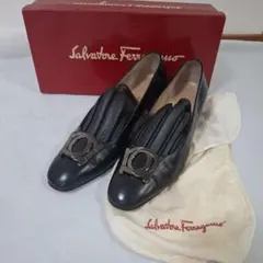 Salvatore Ferragamo ガンチーニ パンプス ブラック　訳有りのサムネイル