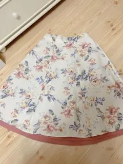 花柄フレアスカート ひざ丈 ピンク裾