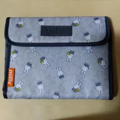 新品　未使用　ミッフィー 　母子手帳ケース グレー　マルチケースのサムネイル