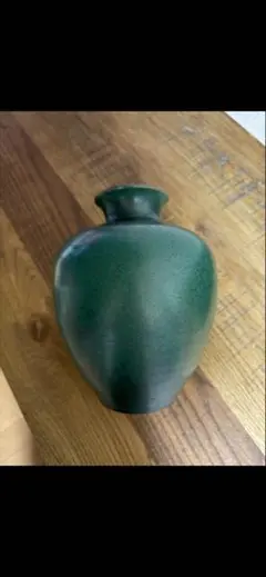 緑色の企救焼花瓶￼