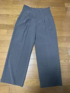 タックワイドパンツ