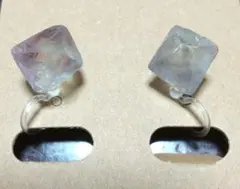 八面体　蛍石　フローライトのノンホールピアス　イヤリング