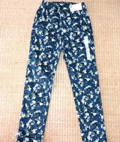 ●《最終値下げ》 GU フラワープリント クロップドレギンスパンツ M