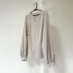 パールボタン ベージュ カットソー