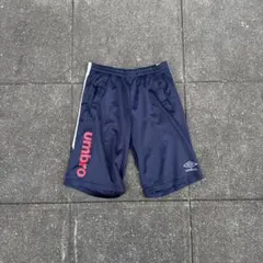 umbro ネイビー ショートパンツ