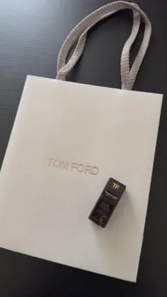 トムフォード アーキテクチャーラディアンスハイドレーティングファンデーションのサムネイル
