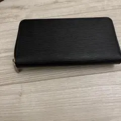 LOUIS VUITTONエピレザー長財布