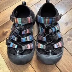 KEEN キッズ サンダル ブラック/マルチカラー