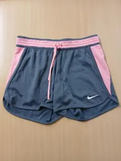 Nike DRY FIT ショートパンツ グレー/ピンク　スポーツウェア