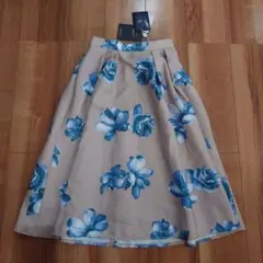JUSGLITTY　花柄　フレアスカート