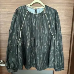 新品⭐︎未着用【LUCA】 トップス　ブラウスのサムネイル