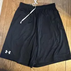 Under Armour ブラックショートパンツ MD