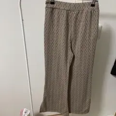 レディース　フレアパンツ