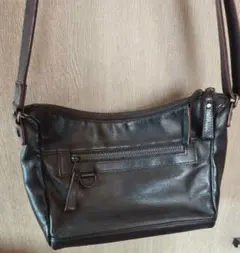 【希少・美品】　FUJITAKA　フジタカ　ショルダーバッグ　レザーのサムネイル