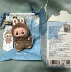 【＆】ラブブ PIN FOR LOVE ぬいぐるみペンダント イニシャル