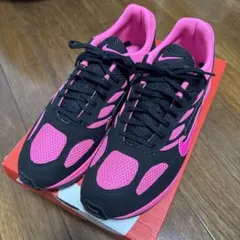 ナイキ　スニーカー　ランニング