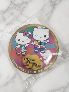 ユニバ 25周年缶バッジ ハローキティ - メルカリ