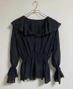 アパートバイローリーズ　ラッフルブラウス