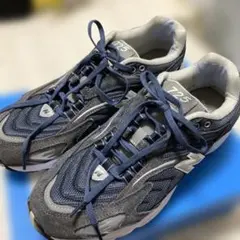 New Balance 725 ネイビー スニーカー
