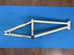 BMXフレーム ダーカスワンRaw白フレーム - メルカリ