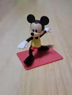 ディズニーガチャ　ミッキーマウス　ヨガスタイル