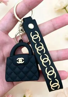 CHANEL バッグ型 キーホルダー ブラック ノベルティー - メルカリ