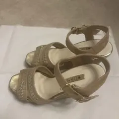 23.5 Diana ベージュ ストラップサンダル 厚底