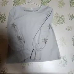 axes femme 花柄刺繍袖 トップス