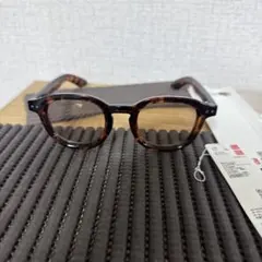 ユニクロ　サングラス　ウェリントン