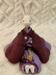 ウサギの陶器人形 和風ちりめん着物 紫 オルゴール付
